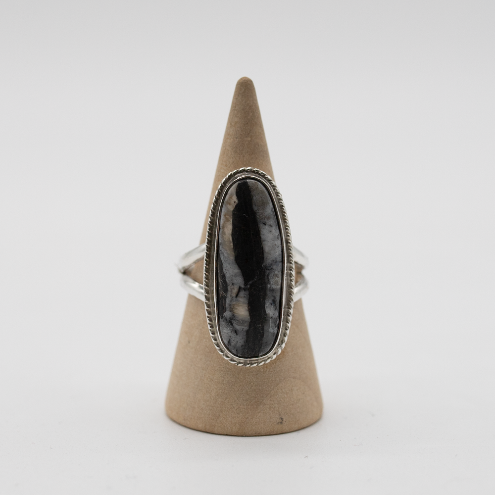 Nightfall Oval — Size 6