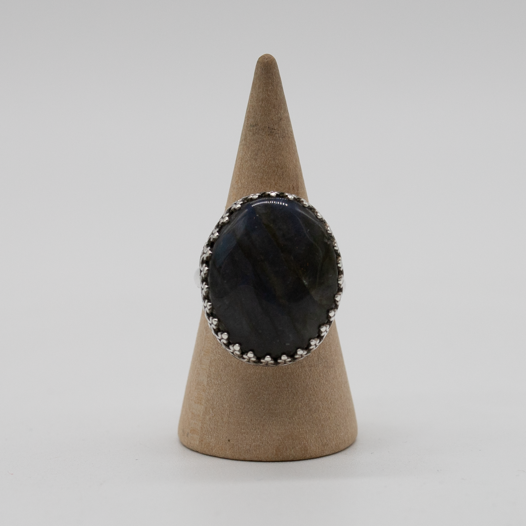 Stormflare Oval — Size 6