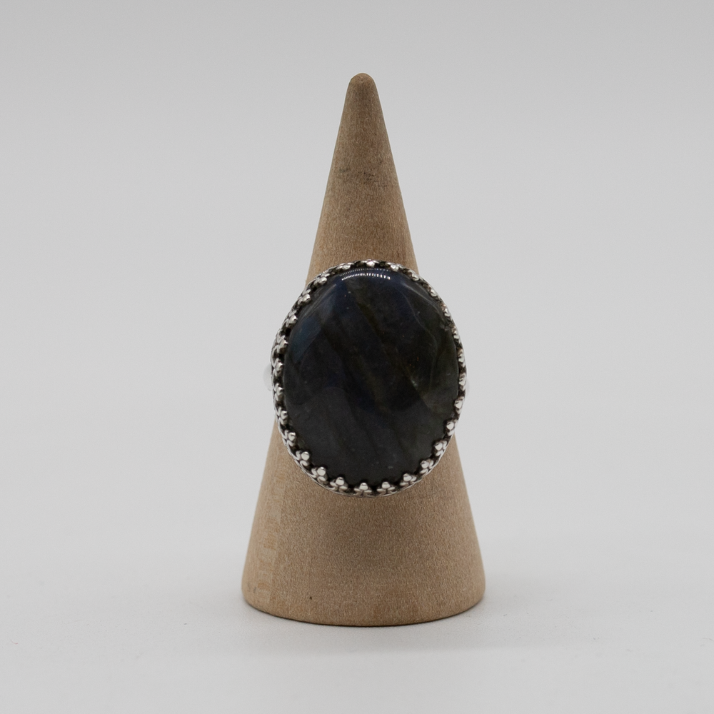 Stormflare Oval — Size 6