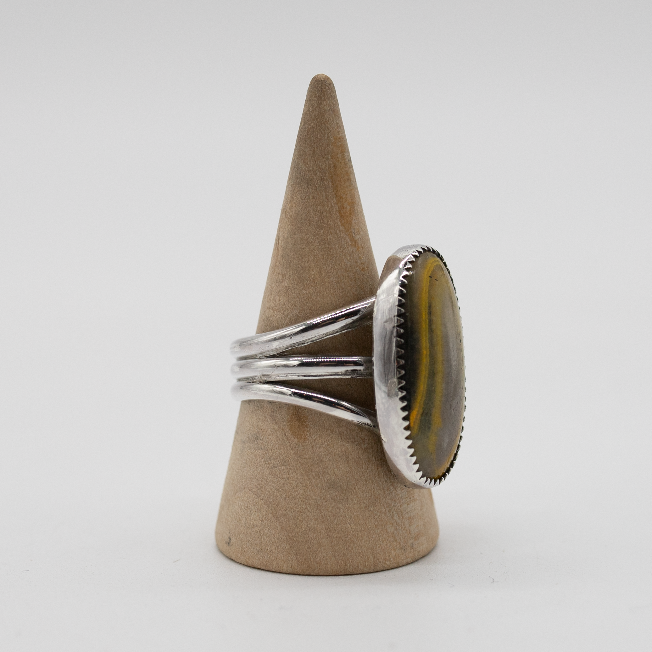 Honeycrest Oval — Size 8