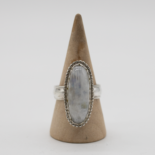 Lunarcrest Oval — Size 7