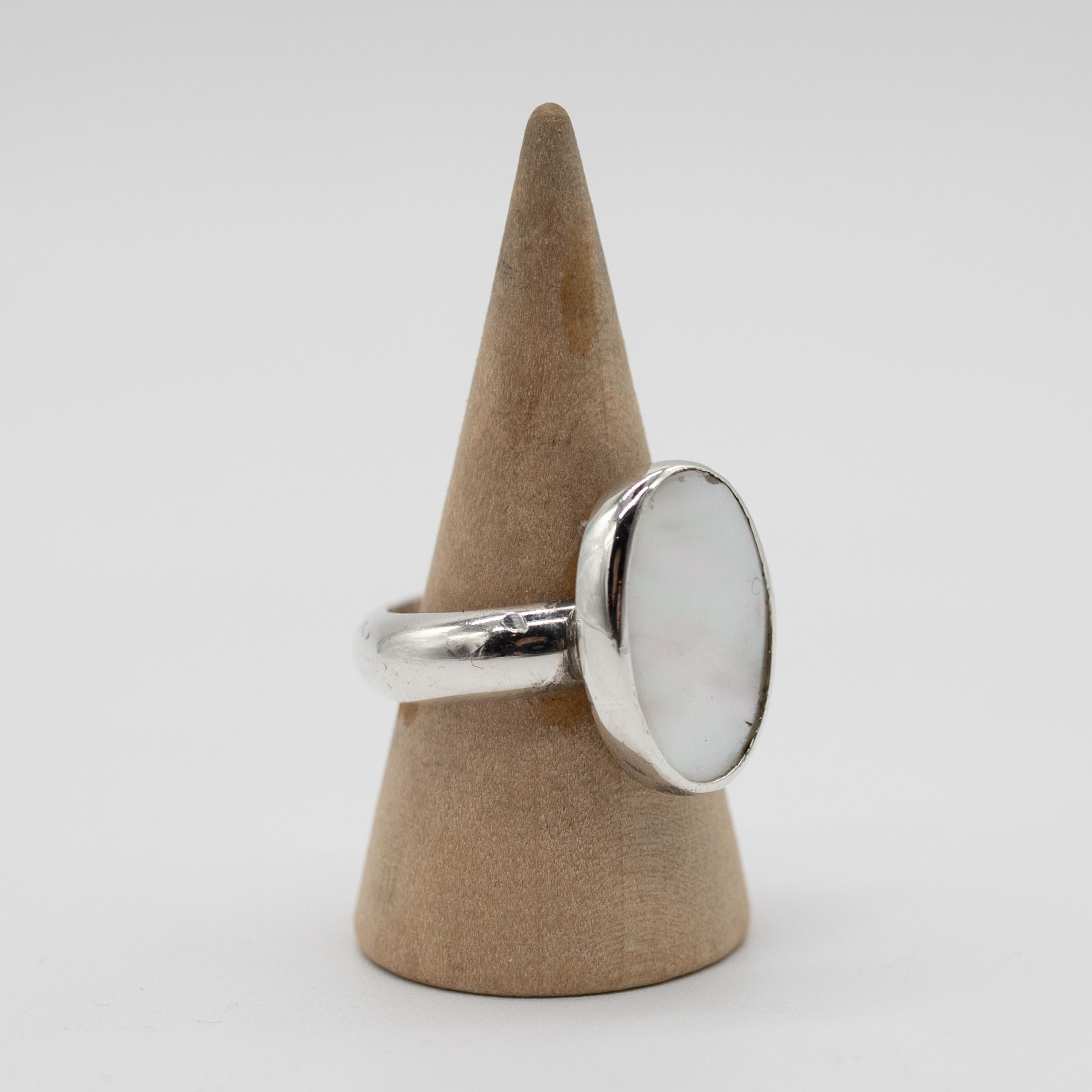 Soft Pearl Glow — Size 7